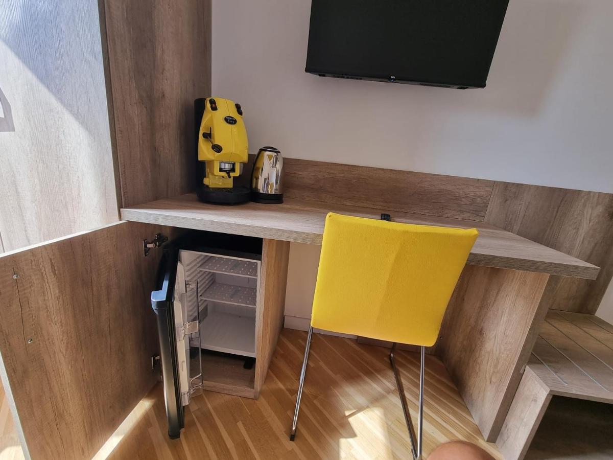 Barbaja Suites In Street Toledo 205 나폴리 외부 사진