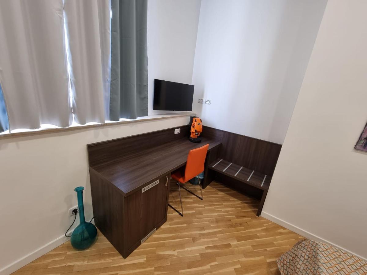 Barbaja Suites In Street Toledo 205 나폴리 외부 사진