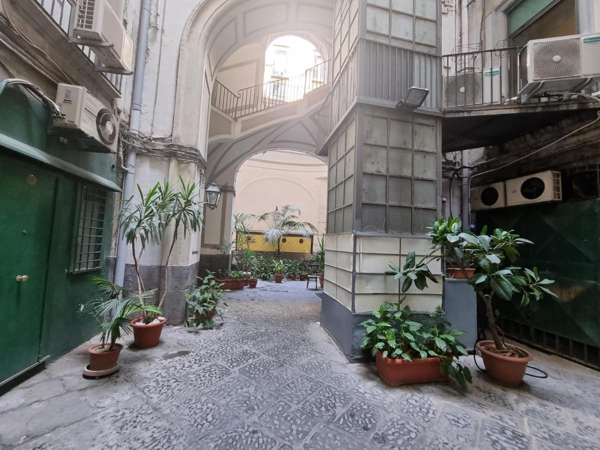 Barbaja Suites In Street Toledo 205 나폴리 외부 사진