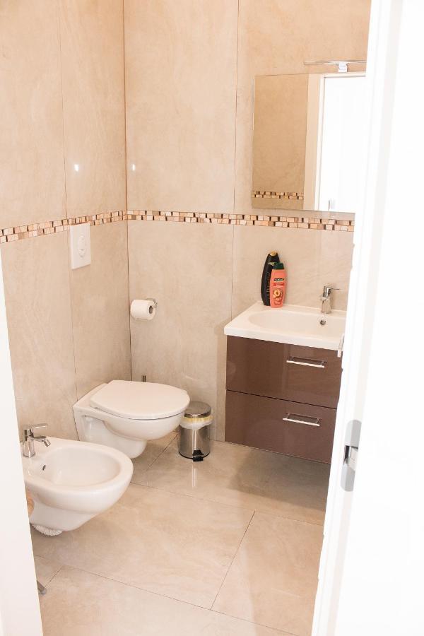 Barbaja Suites In Street Toledo 205 나폴리 외부 사진