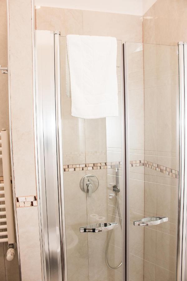 Barbaja Suites In Street Toledo 205 나폴리 외부 사진